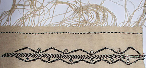 detail ofwomen's wrapping textile 'tahraoukht' (16)